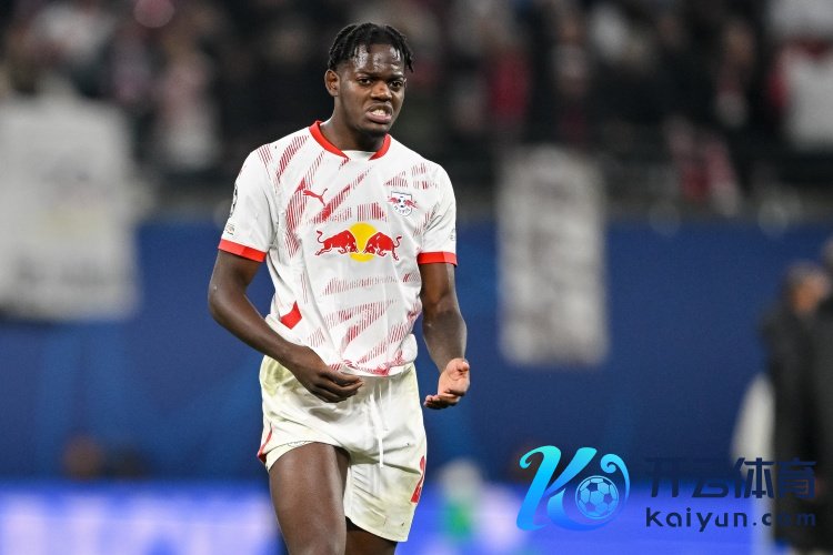 法尔克谈卢克巴:莱比锡卖了好多东说念主给英超体育录像/图片,但此次皇马酷好更热烈