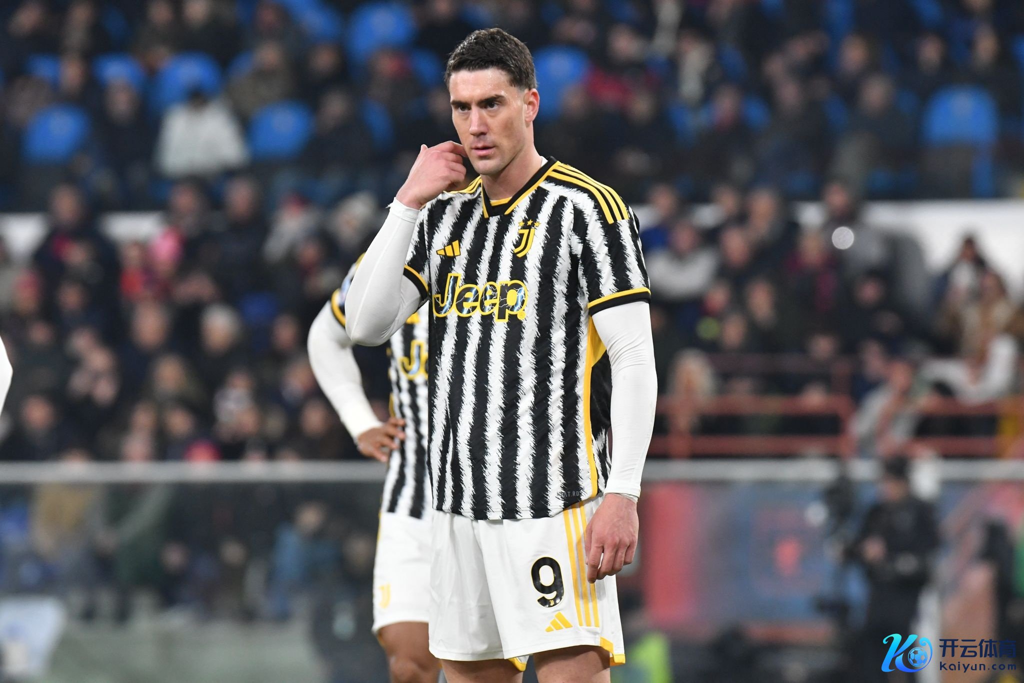 米体：弗拉霍维奇但愿踢欧冠体育集锦，尤文不肯冒险&可能赓续伪中锋策略